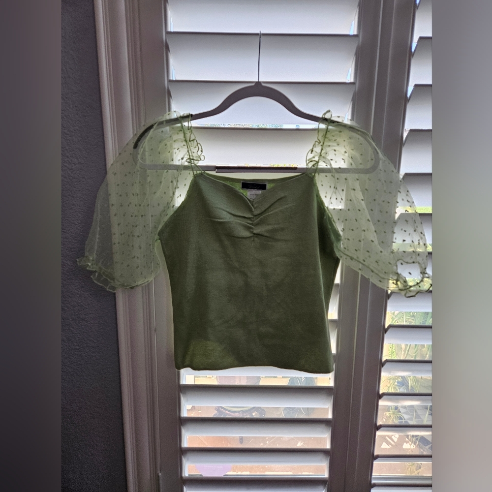 Vivid green top size large juniors